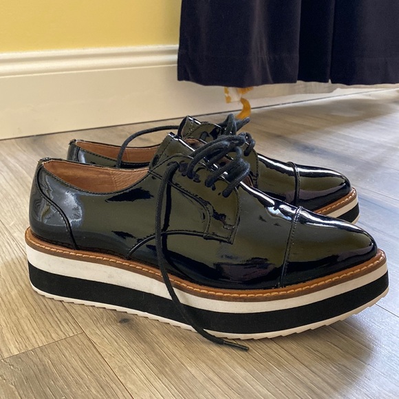 Patent leather platform brogues